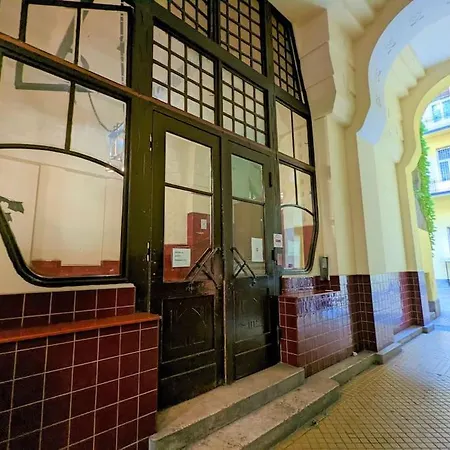 Charming Central Studio Apt - Flora'S Room Budapest Exterior photo