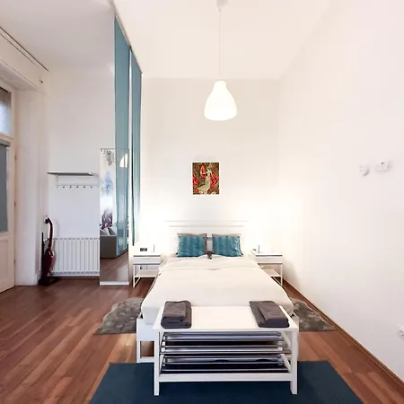 Charming Central Studio Apt - Flora'S Room Budapest Exterior photo