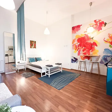 Charming Central Studio Apt - Flora'S Room Budapest Exterior photo