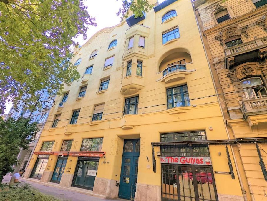 Apartment Charming - Flora's Budapest
